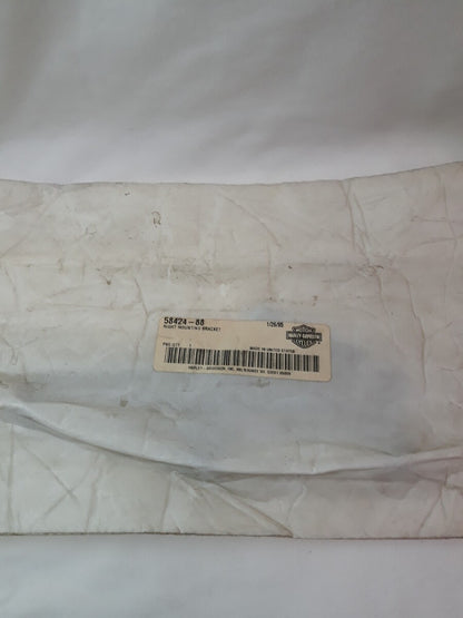 NEW HARLEY DAVIDSON Right Side Windshield Mounting Bracket Black Part# 58424-88