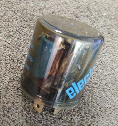 NEW K&S 12.8V/10V Elect. 2 Prong Flasher Relay 10-1395 / Max 25A / 60-120HZ