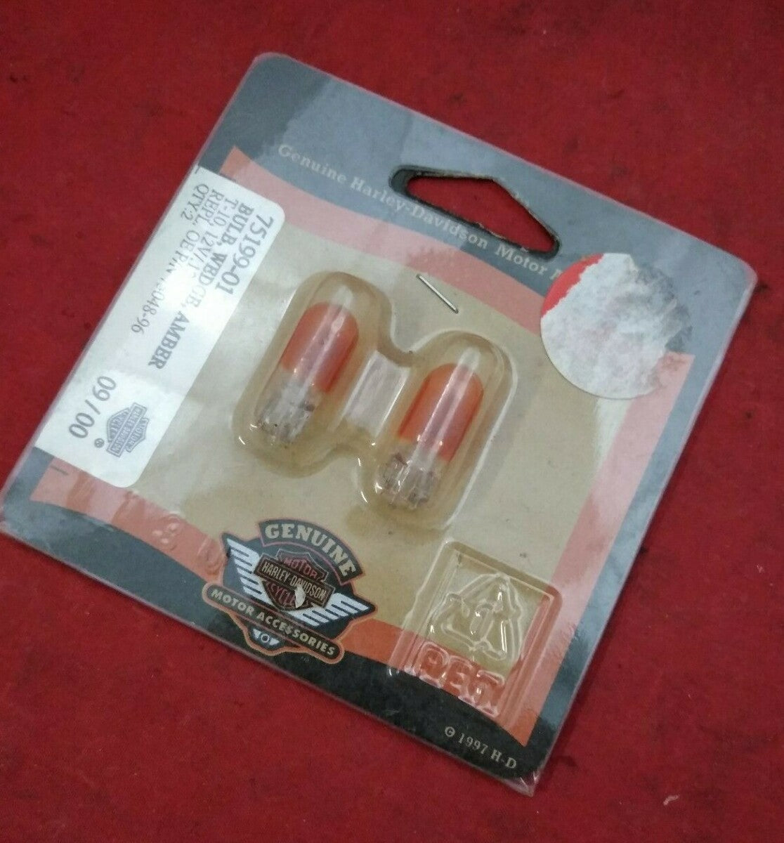 New Harley-Davidson Amber, Bayonet 12v/.20a / 75196-01 / 4 Packs (8 Bulbs)