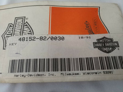 NEW Harley Davidson Key / 48152-82/0030