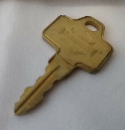 NEW Harley Davidson Key / 48152-82/0030
