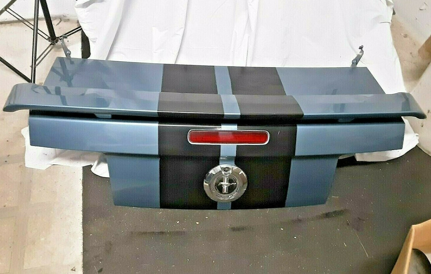 2005-2009 MUSTANG TRUNK LID DECK w/ SPOILER WINDVEIL BLUE W/ BLACK STRIPES 05-09