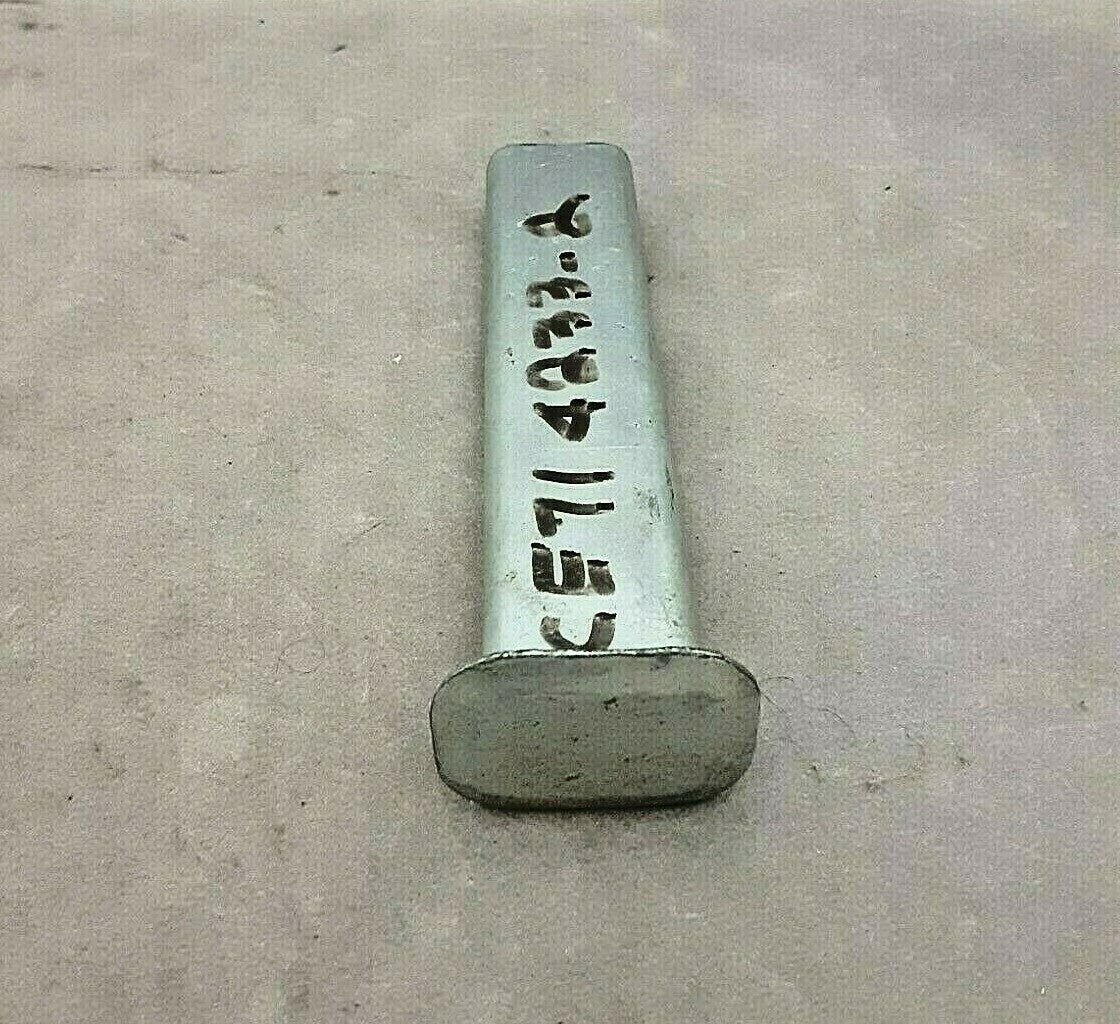 NOS Honda CA72 CA77 CA95 Foot Peg Step Pillion Bar 50706-257-000