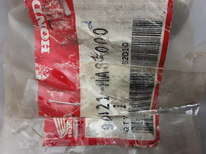 NEW GENUINE HONDA 90121-HA6-000 BOLT, R. SWINGARM Shadow ACE VT1100