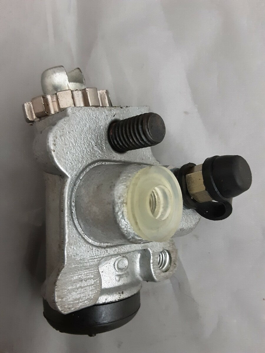 NEW GENUINE HONDA  45370-HC5-006 CYLINDER ASSY. B, L. FR. WHEEL TRX300