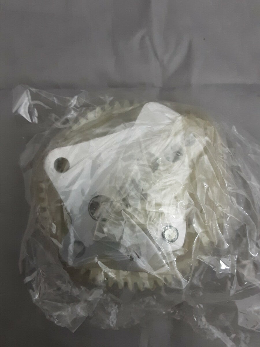 NEW GENUINE KAWASAKI 16082-1068 PUMP ASSEMBLY, OIL Bayou KLF300