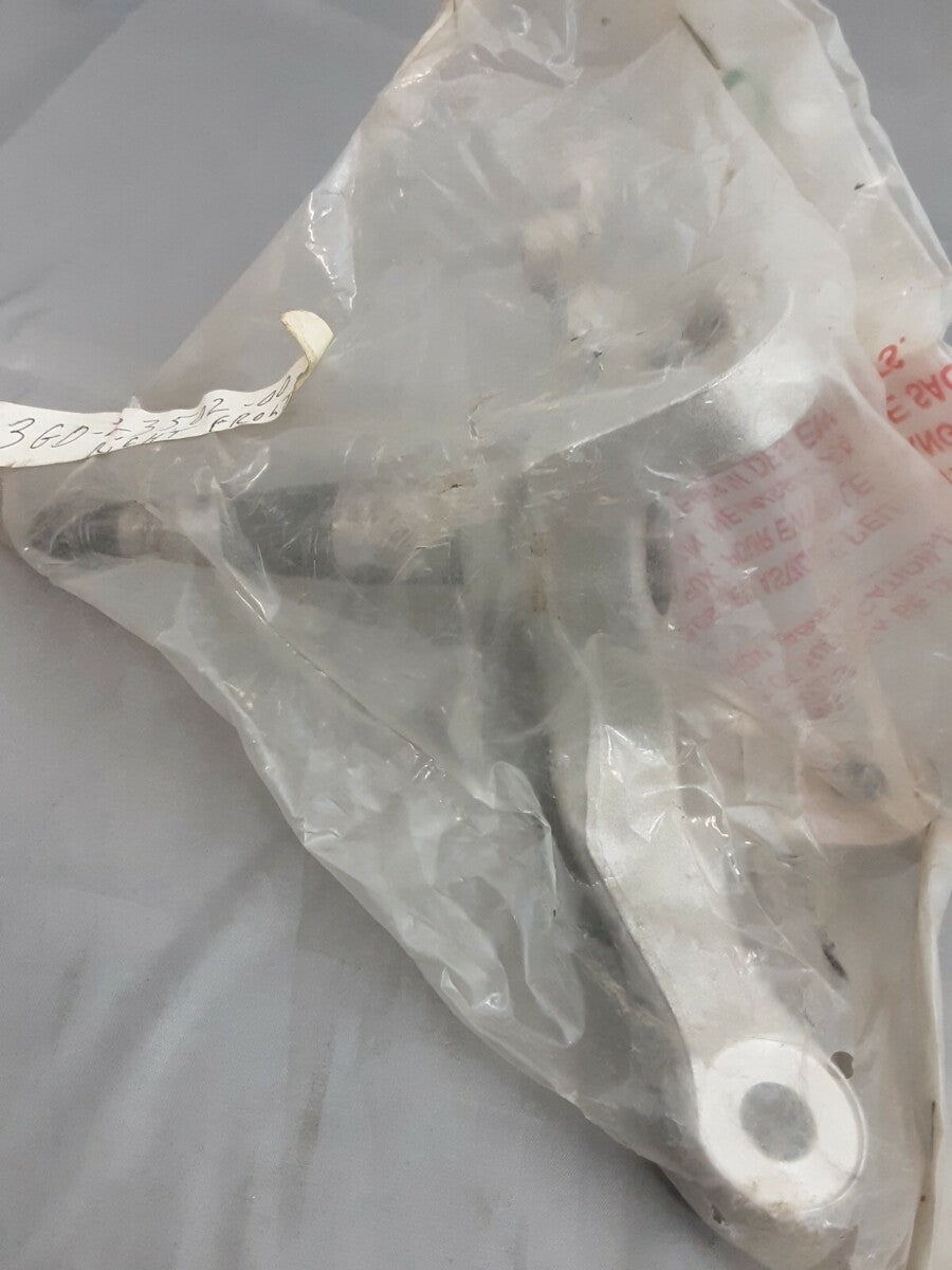 NEW GENUINE YAMAHA 1S3-23502-01 STEERING KNUCKLE ASSEMBLY RIGHT YFZ450