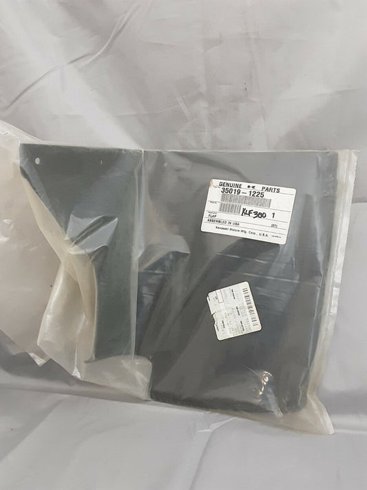NEW KAWASAKI 35019-1225 FLAP, FR, LH Bayou KLF300 1986-04