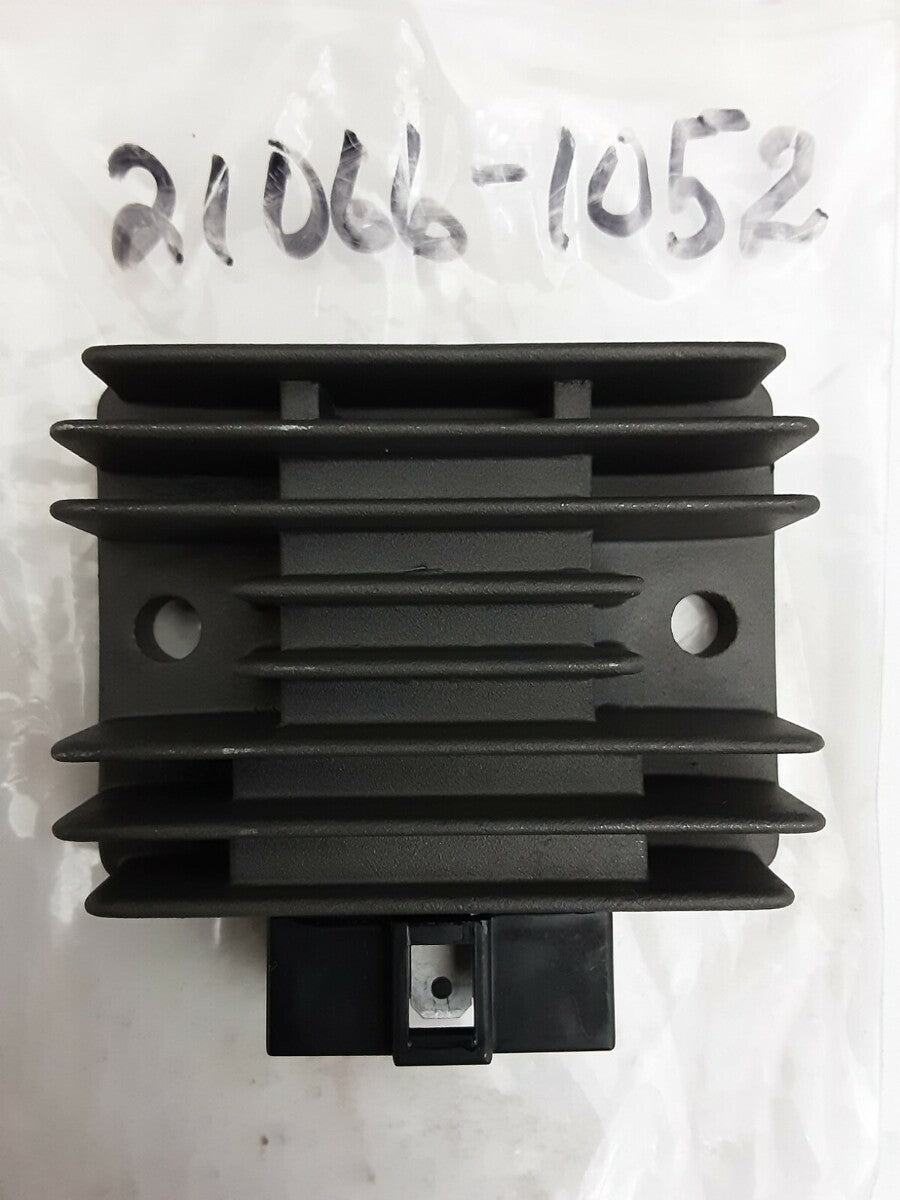 NEW GENUINE KAWASAKI 21066-1052 REGULATOR-VOLTAGE Bayou KLF185 KLF220 KLF110