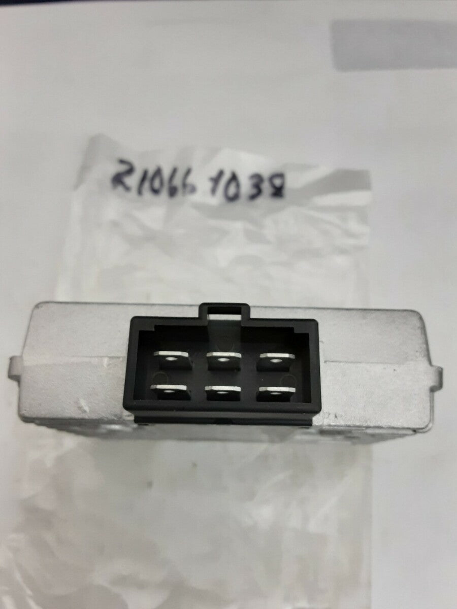 NEW GENUINE KAWASAKI 21066-1038 REGULATOR-VOLTAGE ZX550 ZX750 Voyager ZN1300