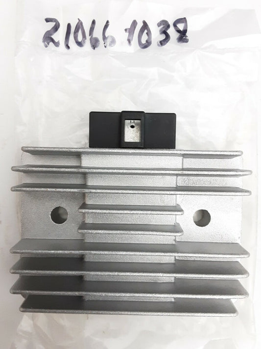 NEW GENUINE KAWASAKI 21066-1038 REGULATOR-VOLTAGE ZX550 ZX750 Voyager ZN1300