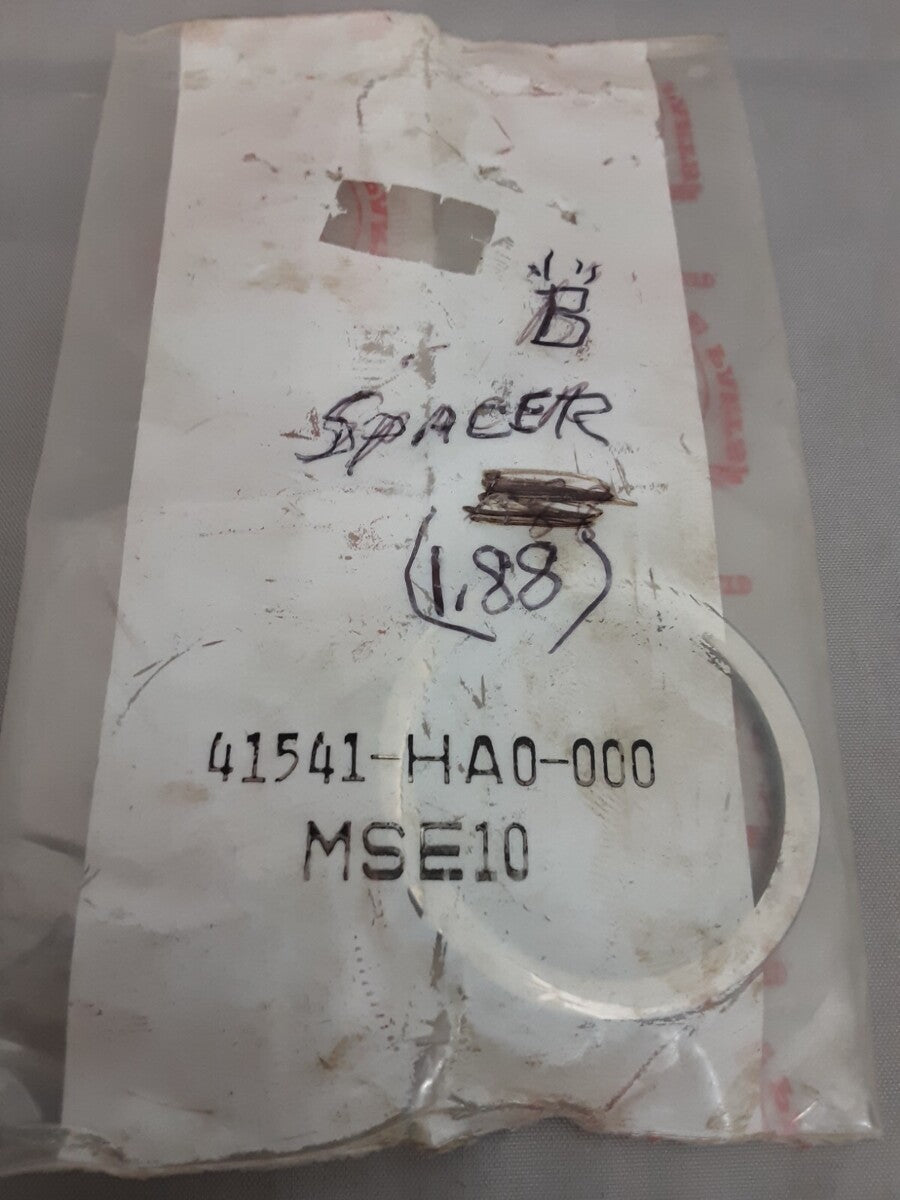 NEW GENUINE HONDA 41541-HA0-000 SPACER B BIGRED ATC250 RECON TRX250 TRX350 85-17