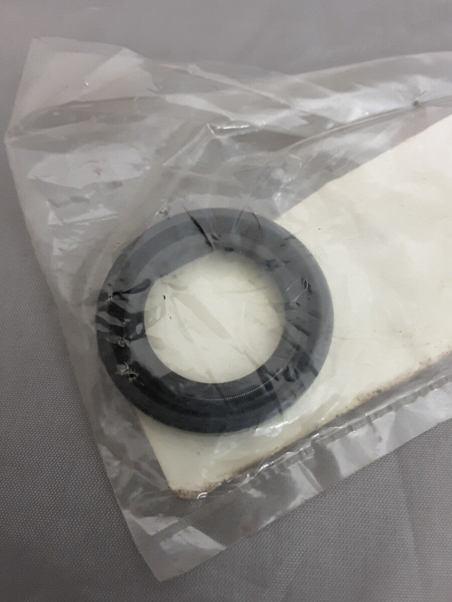 NEW GENUINE YAMAHA 93101-22M15 OIL SEAL  200ETXJ 175ETLJ 150ETXJ 175ETXJ