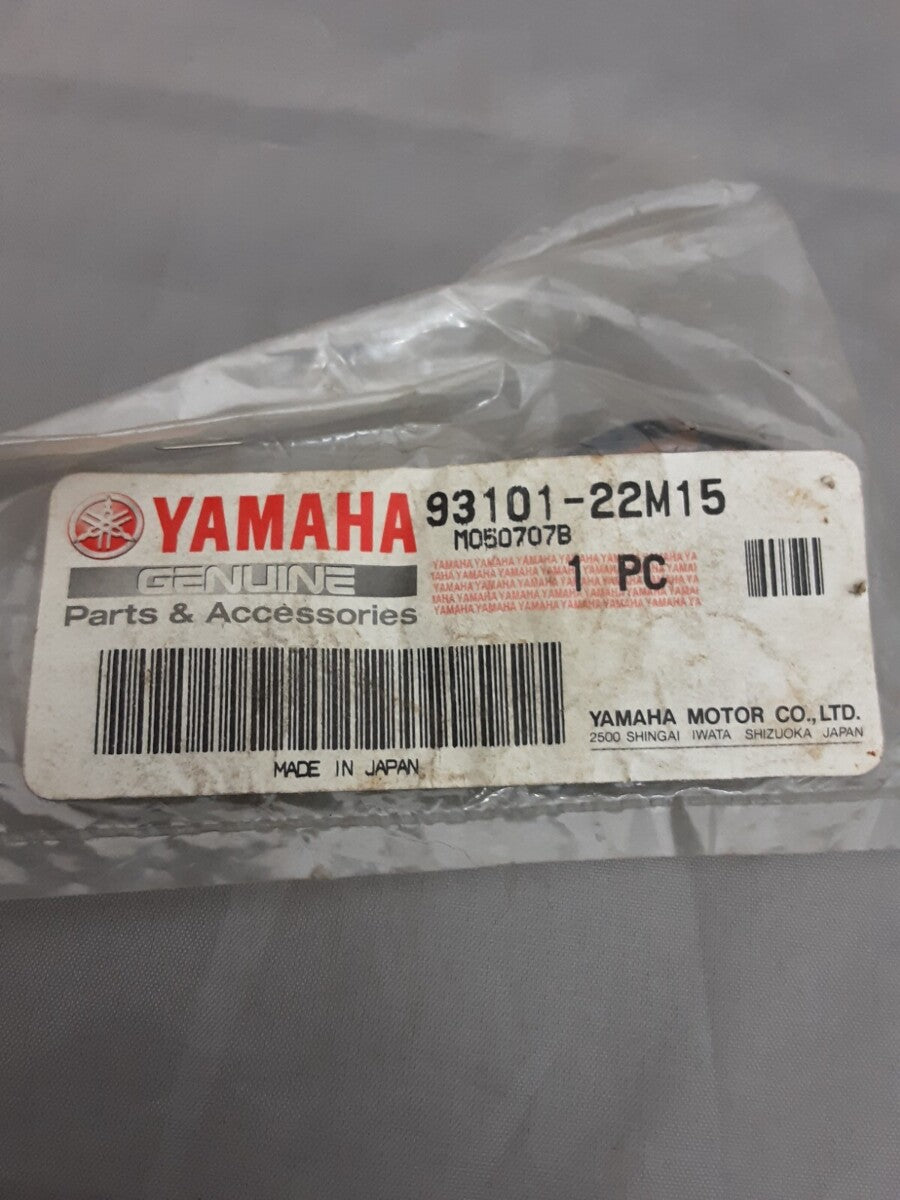 NEW GENUINE YAMAHA 93101-22M15 OIL SEAL  200ETXJ 175ETLJ 150ETXJ 175ETXJ