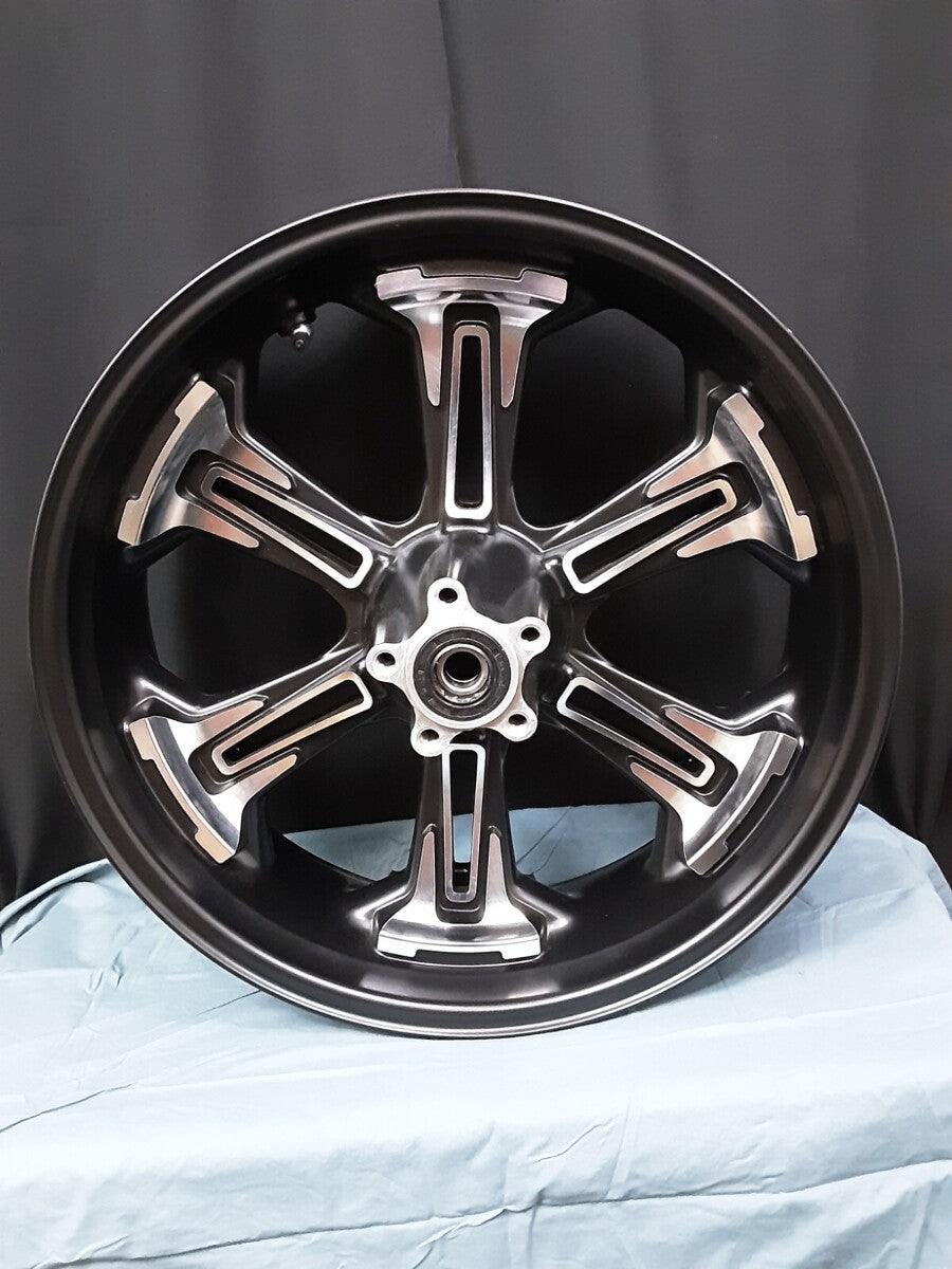 NEW GENUINE VICTORY 2881594 KWHEEL,FALCHION,RR BLACK Vegas 08-17 Gunner 14-17