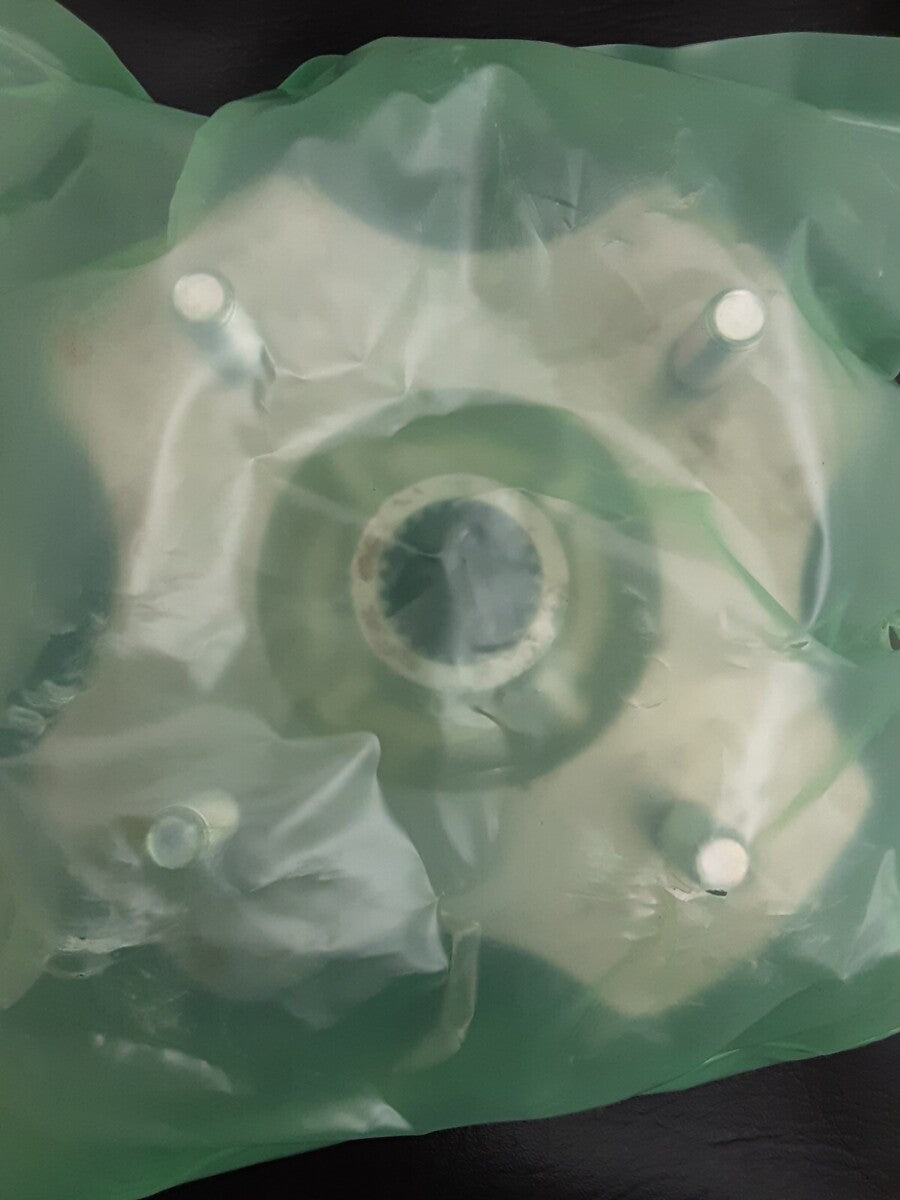 NEW GENUINE HONDA 42410-HM5-930 HUB, RR. WHEEL FOURTRAX TRX300 1993-00