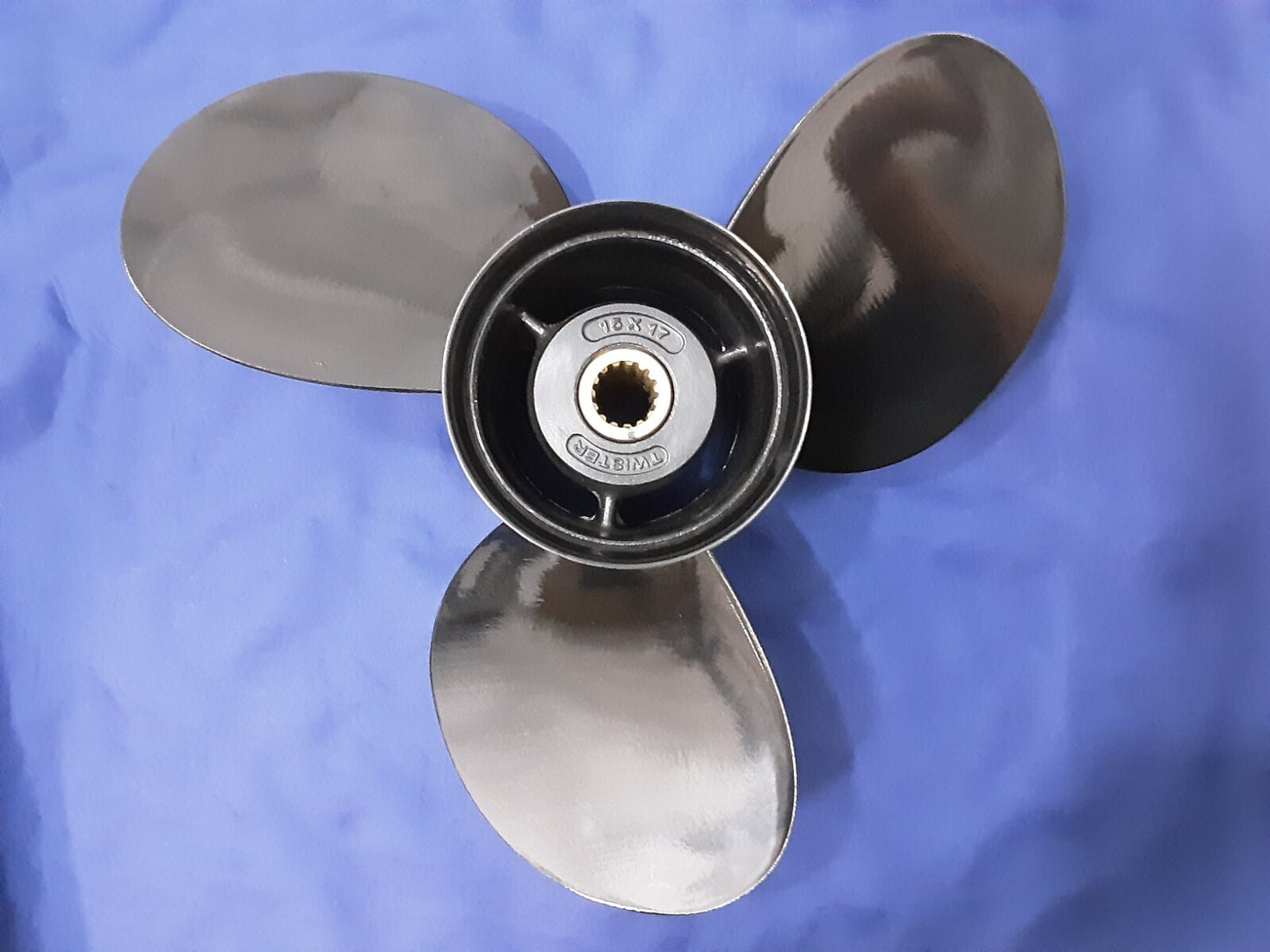 NEW Michigan Wheel Twister 231017 Aluminum Boat Propeller 15X17 RH 3 BLD