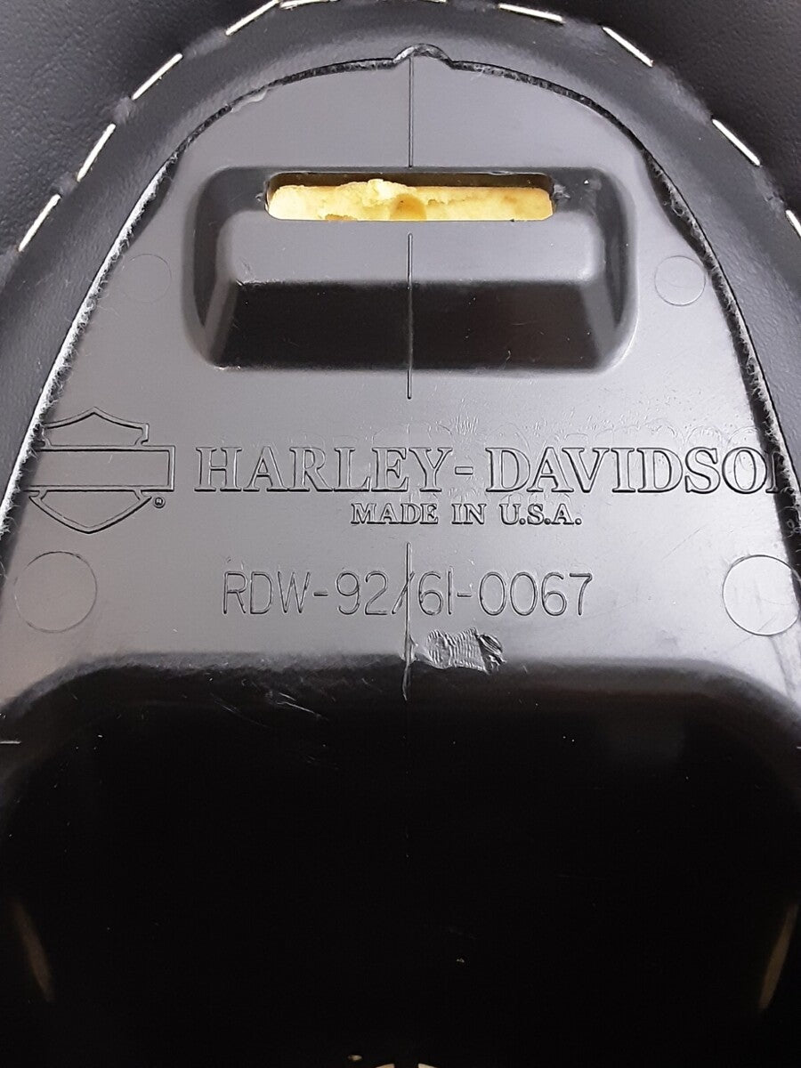 NEW GENUINE HARLEY DAVIDSON RDW-92/61-0067 PASSENGER SEAT
