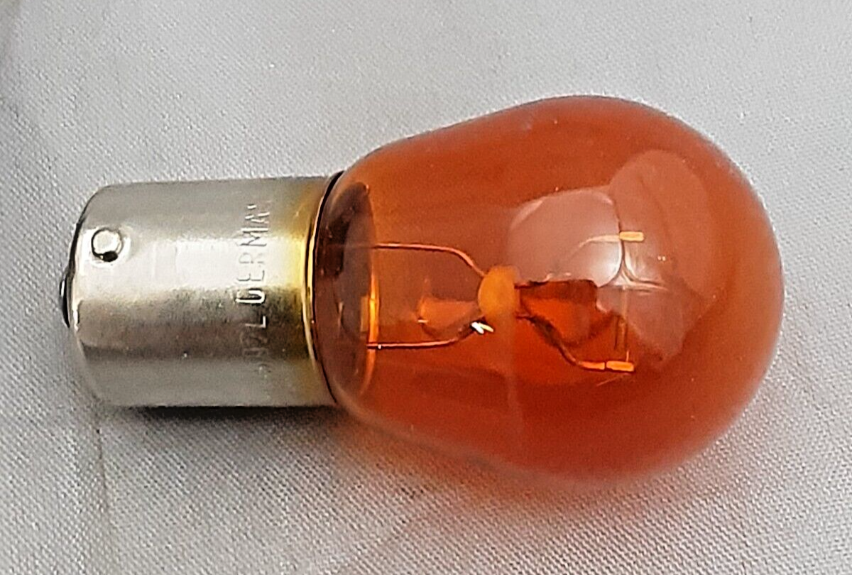 NEW GENUINE BMW 07119904754 TURN SIGNAL LIGHT BULB