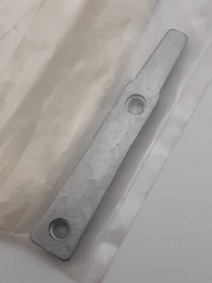 NEW GENUINE BMW 46717671229 FOOTREST RUBBER PAD RETAINER R1200 F800 03-12