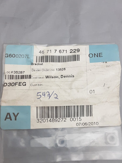 NEW GENUINE BMW 46717671229 FOOTREST RUBBER PAD RETAINER R1200 F800 03-12