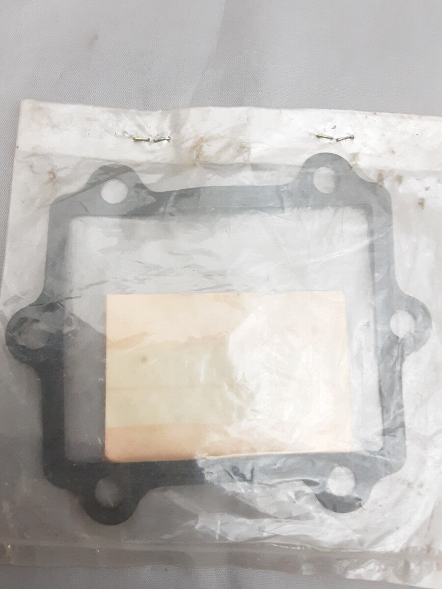 NEW GENUINE SUZUKI 13156-01C10 GASKET, REED VALVE QuadRacer LT250 LT500 RM250