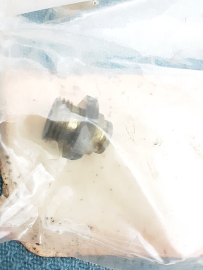 NEW GENUINE SUZUKI 13418-05320 HOLDER LT230 DR125 SP125 QuadSport LT250 1985-90