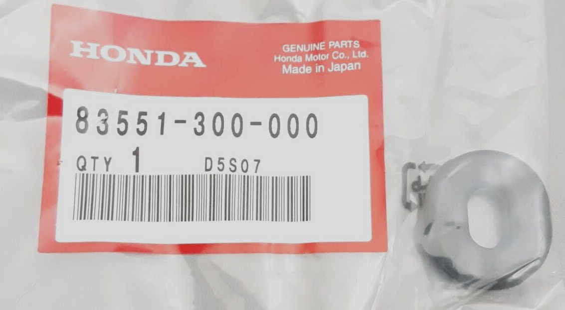 QTY 5 GENUINE HONDA 83551-300-000 GROMMET, A/CLNR HSG FOUR K CB750 HAWK CB400