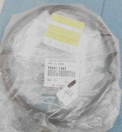 NEW GENUINE KAWASAKI 92049-1242 SEAL-OIL Bayou KLF300 KLF220 1986-2011
