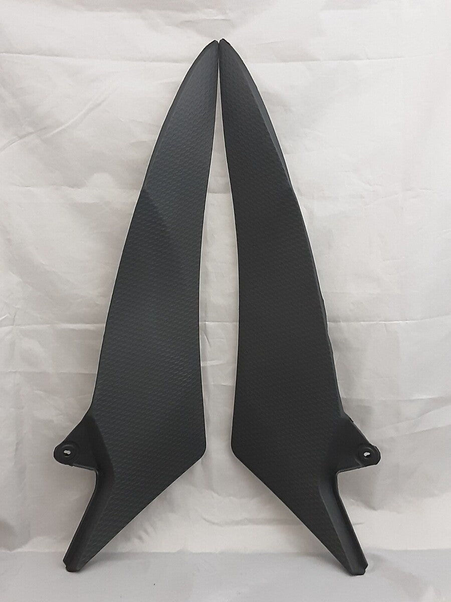 NEW YAMAHA Gas Tank Side Trim Cover Panel Fairing Cowl  Set YZFR1 2004-2006