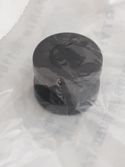 NEW GENUINE VICTORY 5811878 GROMMET-RUBBER,FUEL TANK,FRONT CRUISER ALL OPTIONS