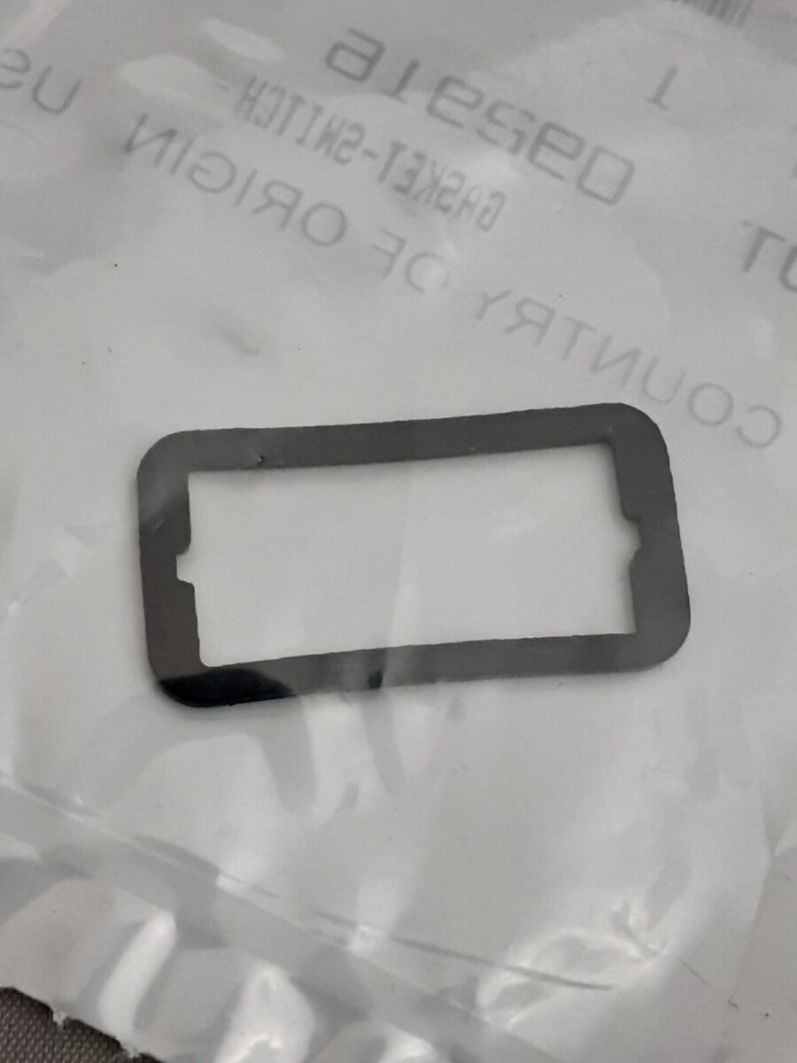 NEW GENUINE VICTORY 5521757 GASKET-SWITCH VISION ALL OPTIONS 2008-2014