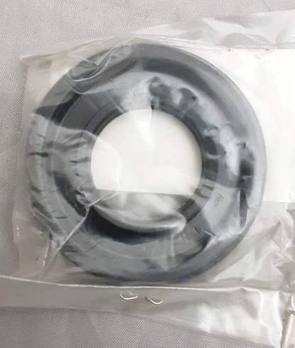 NEW GENUINE YAMAHA 93102-25183-00 OIL SEAL, SD-TYPE OVATION CS340 1979-2011