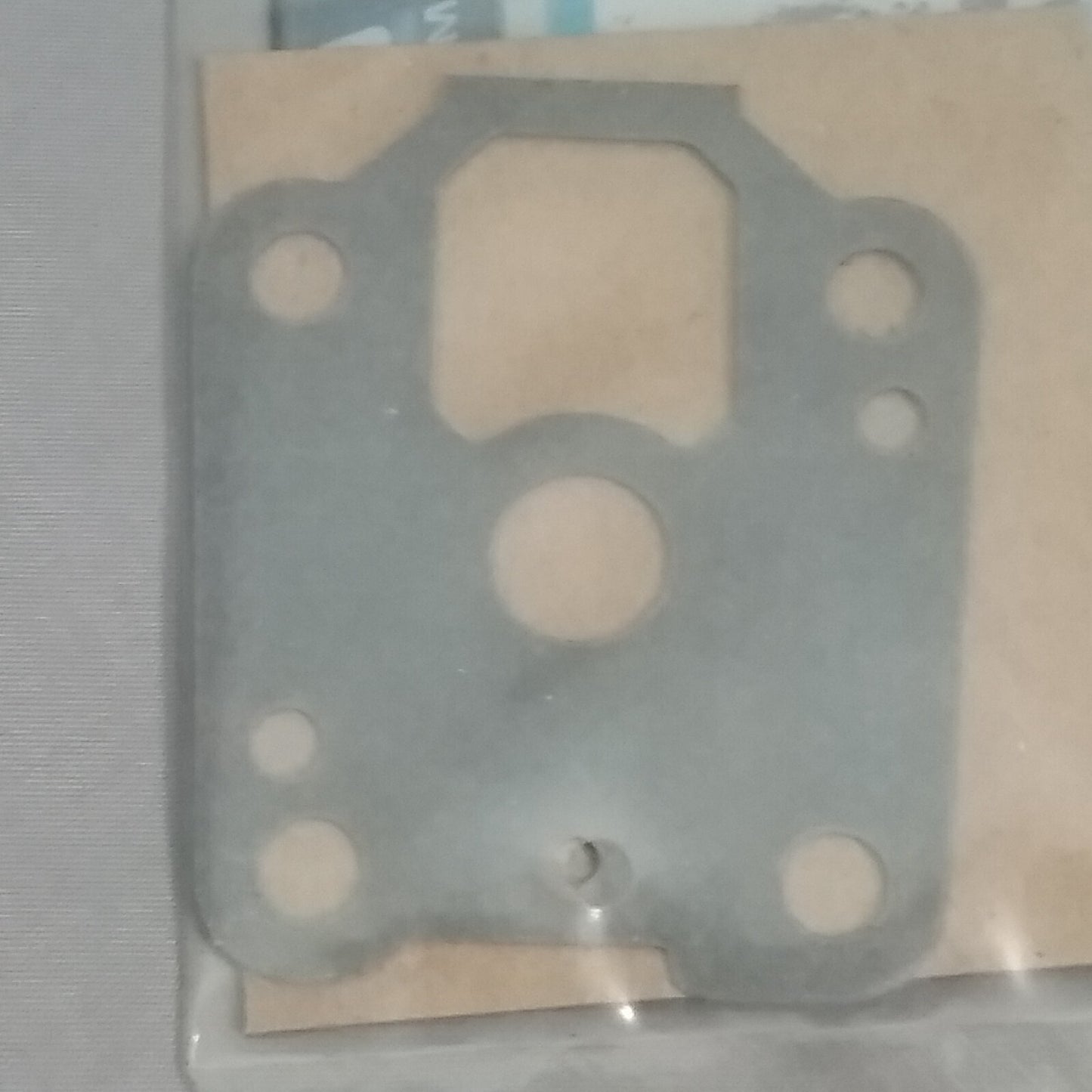 NEW QUICKSILVER 27-16160004 GASKET Mercury Outboard 4-40HP