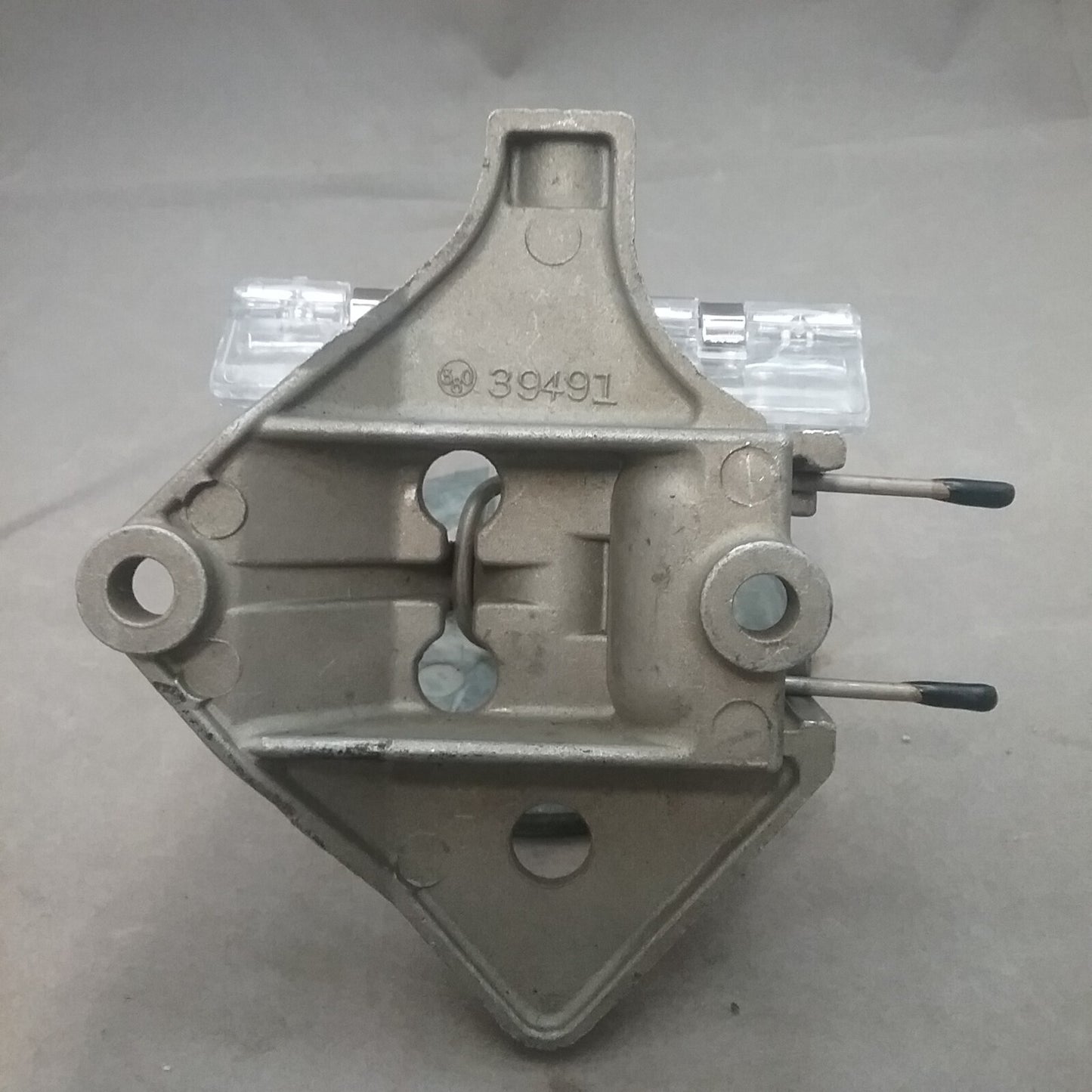 NEW MERCURY 39491 BRACKET MOUNTING CABLE RETAINER SPRING MERCURY 20HP