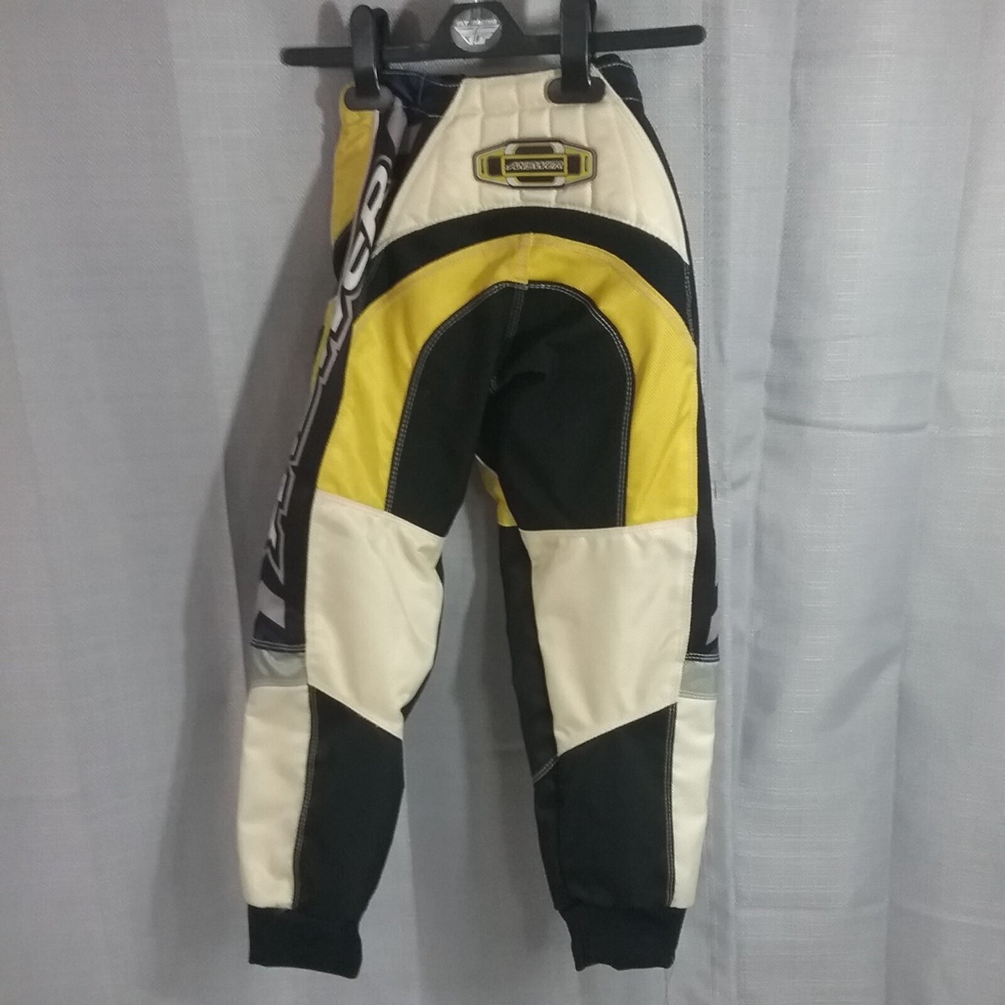 NEW ANSWER 015137U RIDING PANTS YELLOW AND BLACK YOUTH SIZE 16