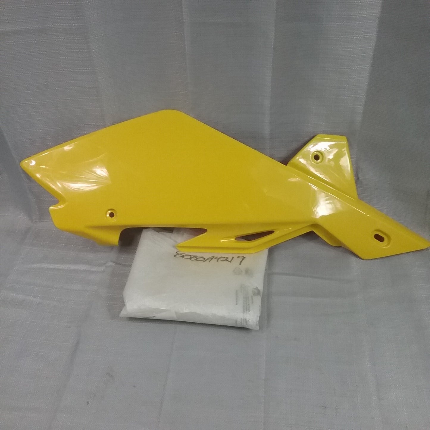 NEW GENUINE HUSQVARNA 8000A4219 BODY PANEL LEFT SIDE