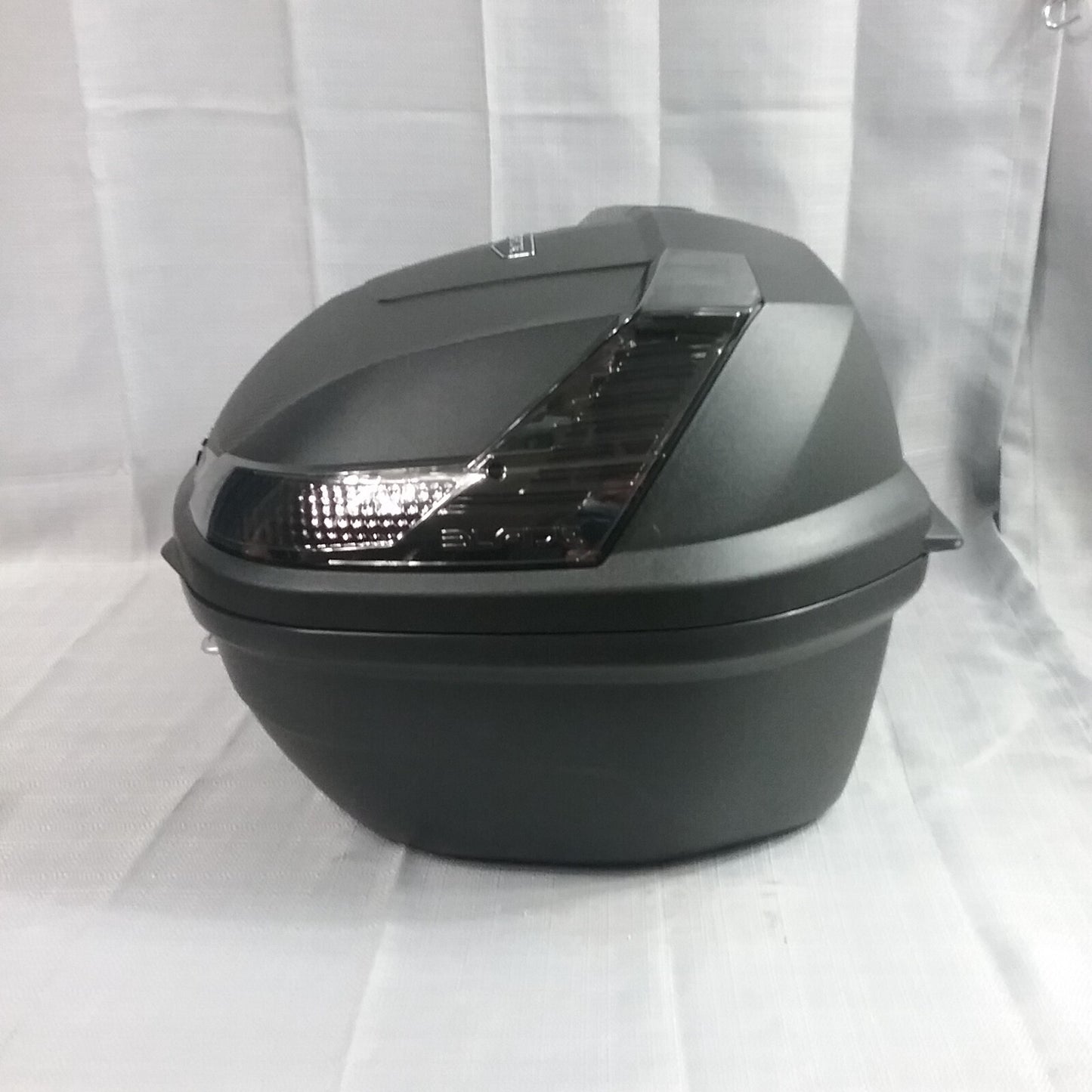 NEW GIVI B37NTA TRUNK 37 LTR MONOLOCK TECH CASE MATTE BLACK W/ SMOKED LENSES