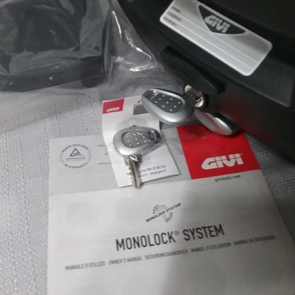 NEW GIVI B37NTA TRUNK 37 LTR MONOLOCK TECH CASE MATTE BLACK W/ SMOKED LENSES