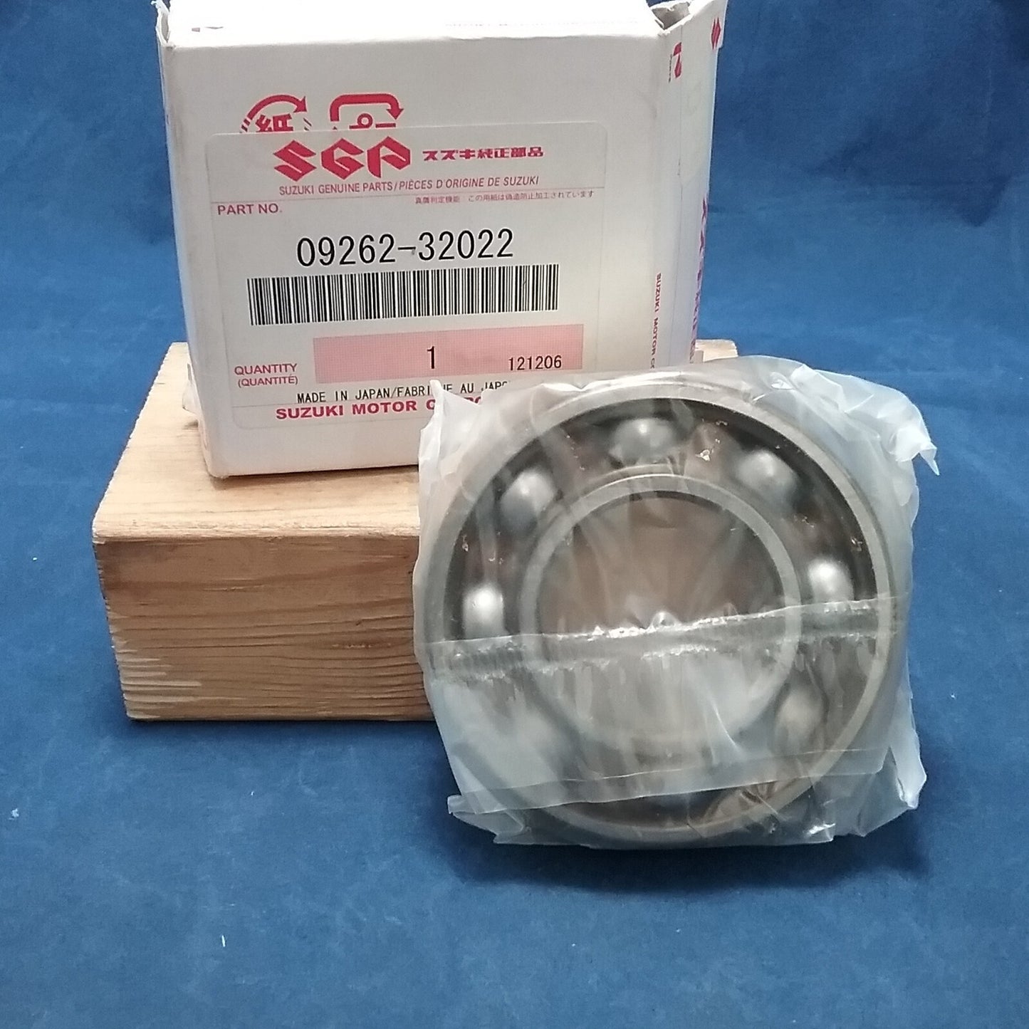 NEW GENUINE SUZUKI 09262-32022 BEARING,RR SPROCKET DRUM (32X5X17)