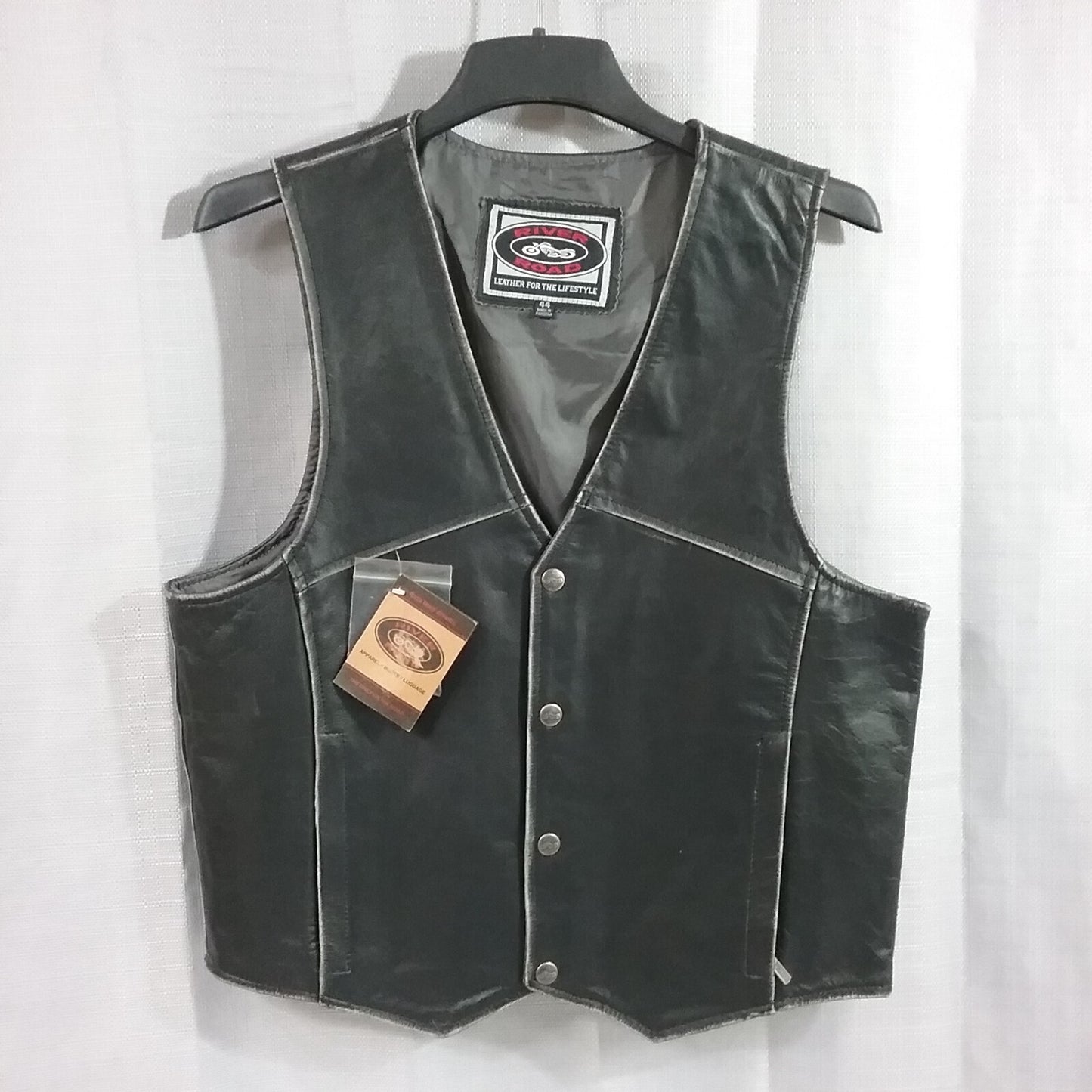 NEW RIVER ROAD 09-3919 RAMBLER DISTRESSED LEATHER VEST SZ 44 SNAP FRONT