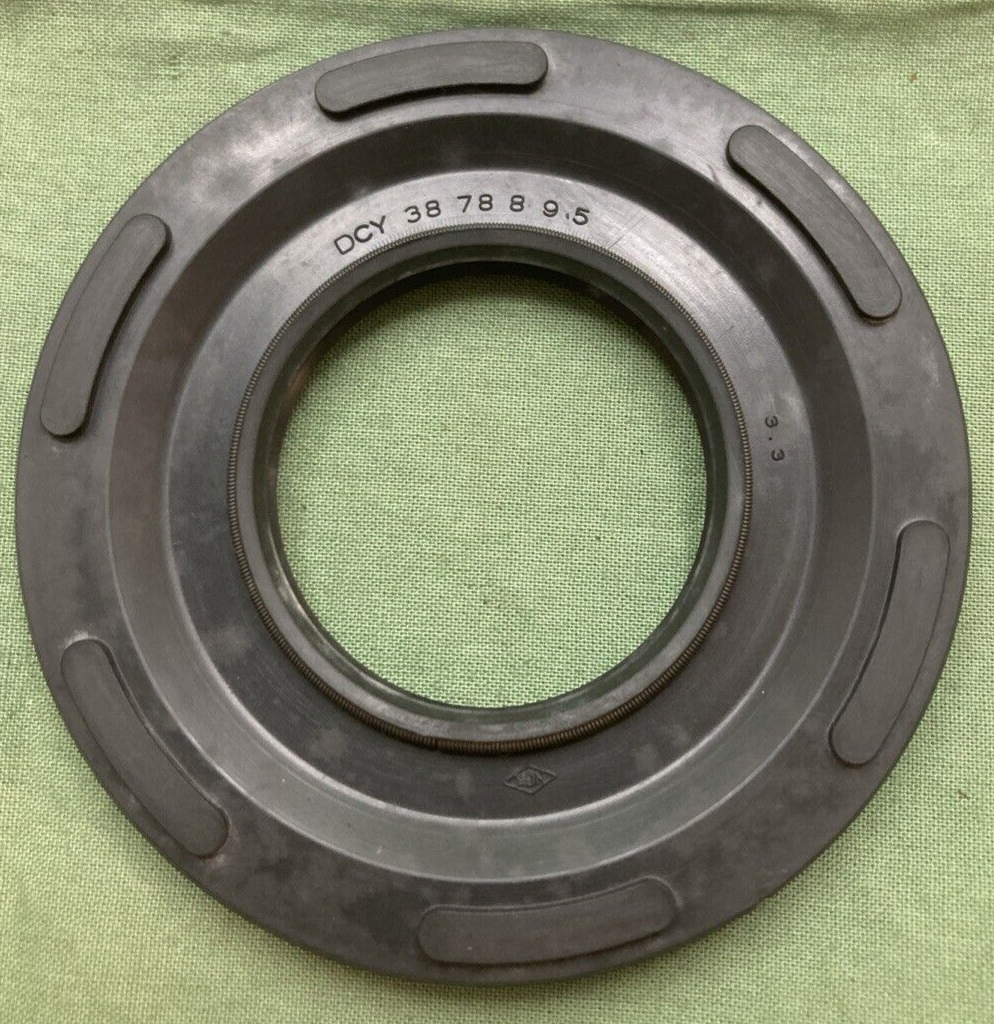 NEW GENUINE SUZUKI 09289-38001 OIL SEAL PISTON-CRANKSHAFT GT750