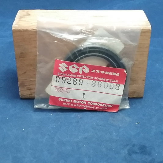 NEW GENUINE SUZUKI 09289-36003 OIL SEAL, RH 36X52X8 CRANKSHAFT RM250