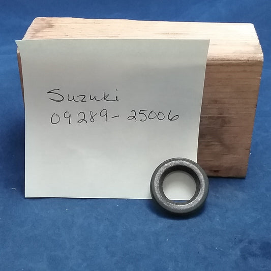 NEW GENUINE SUZUKI 09289-25006 OIL SEAL PISTON-CRANKSHAFT GT750
