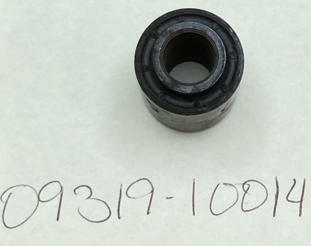 NEW REPLACES SUZUKI 09319-10017 BUSH, CRANKCASE GT380 GT550 GT750