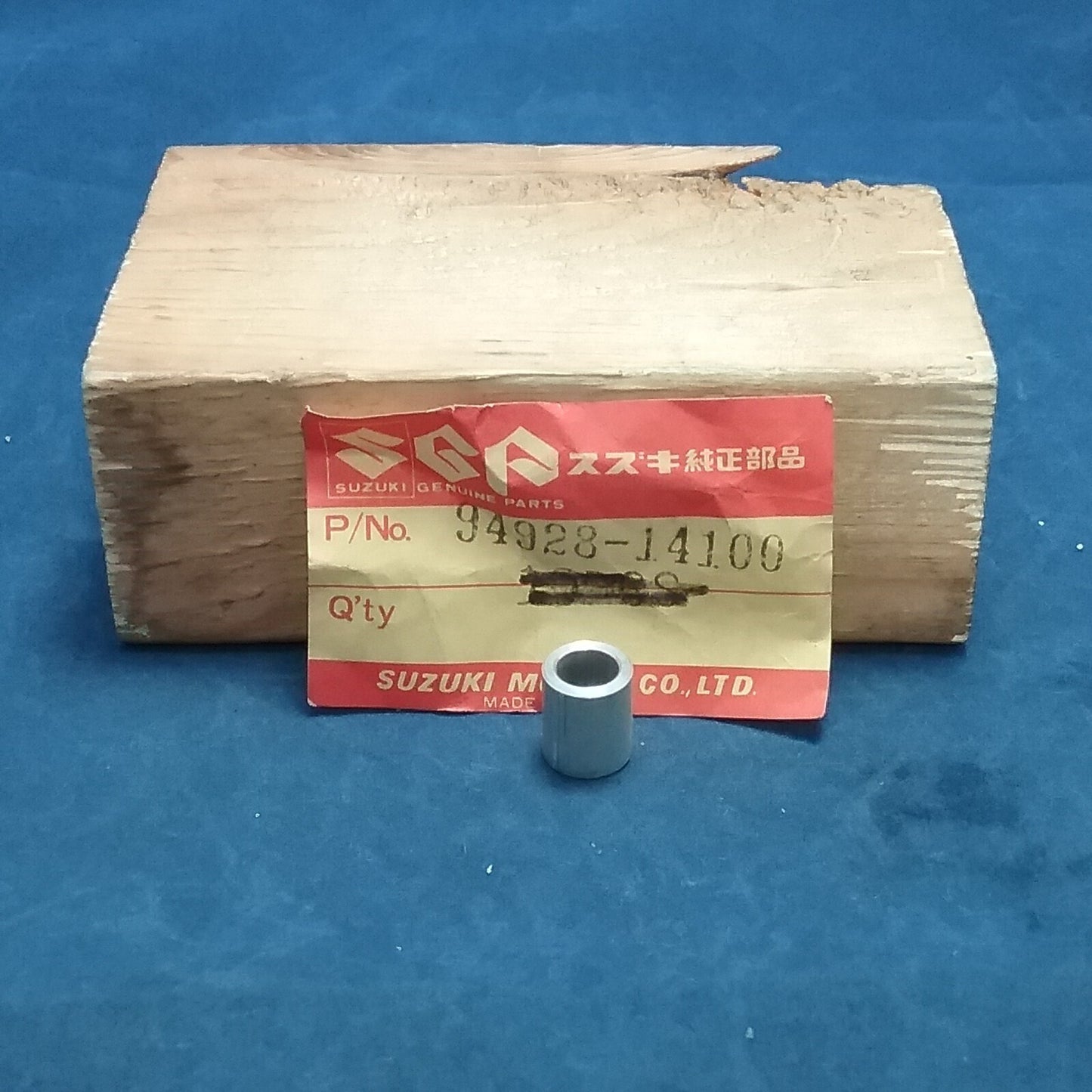 NEW GENUINE SUZUKI 94928-14100 SPACER, FRONT FRAME COVER RM125 RM250 RM465