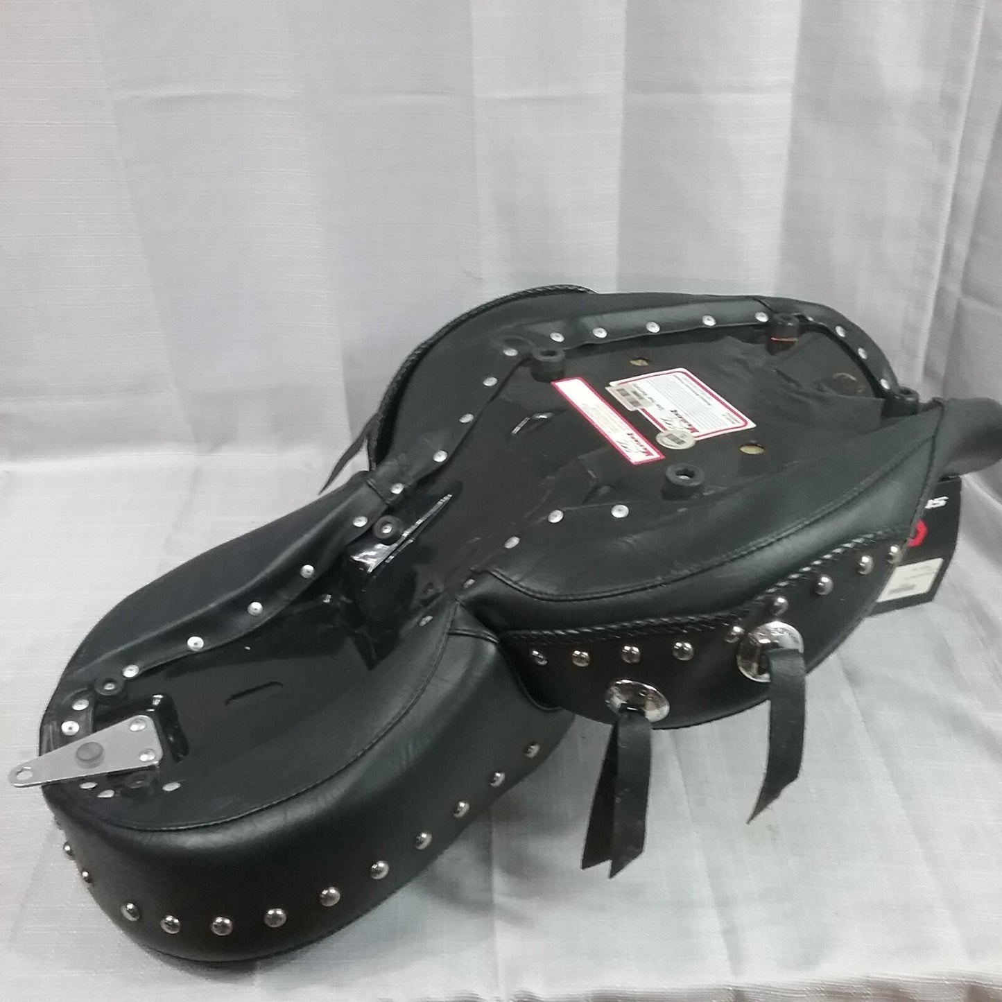 MUSTANG 6D6G 3WN 75530 SEAT HARLEY DAVIDSON DYNA SUPER GLIDE FXD 1996-2003