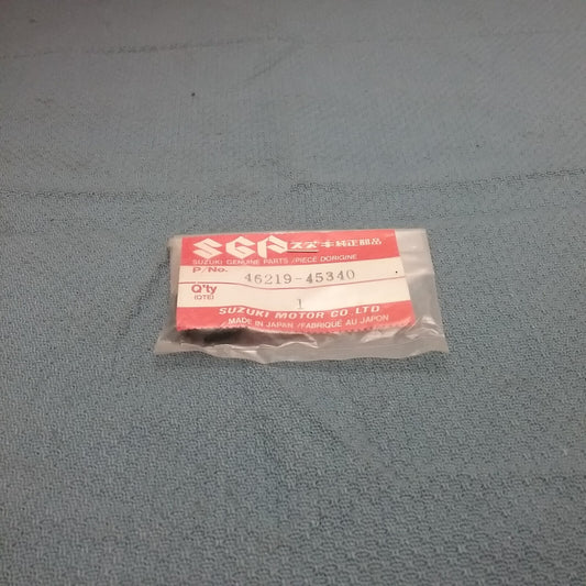 NEW GENUINE SUZUKI 46219-45340 SPACER SEAT GS1100 GS850 1982-1983