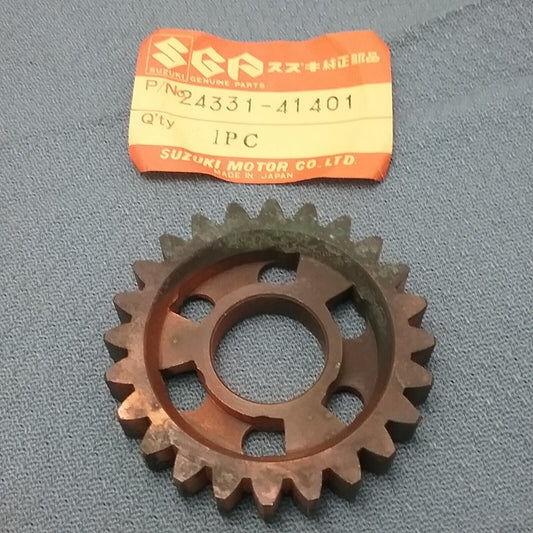 NEW GENUINE SUZUKI 24331-41401 GEAR, 3RD DRIVEN PE250 1977-1979