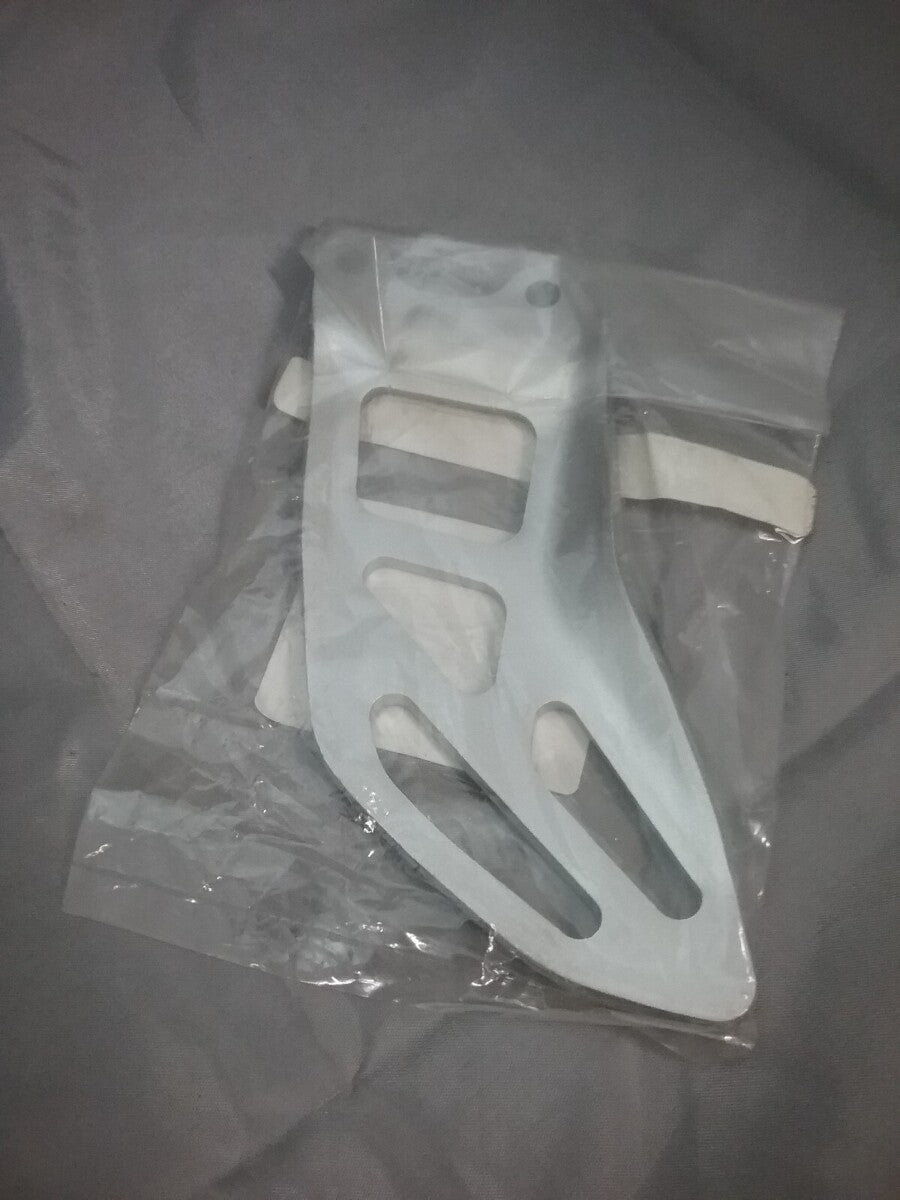 NEW GENUINE SUZUKI 43576-47H10 GUARD, FR FOOTRE GSX-R1000